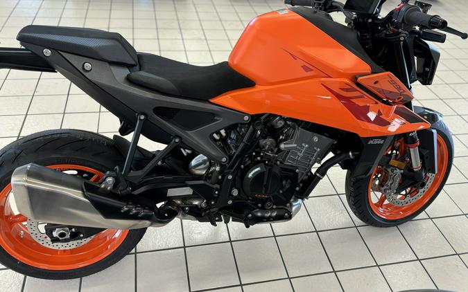 2024 KTM Duke 990