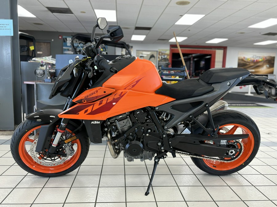 2024 KTM Duke 990