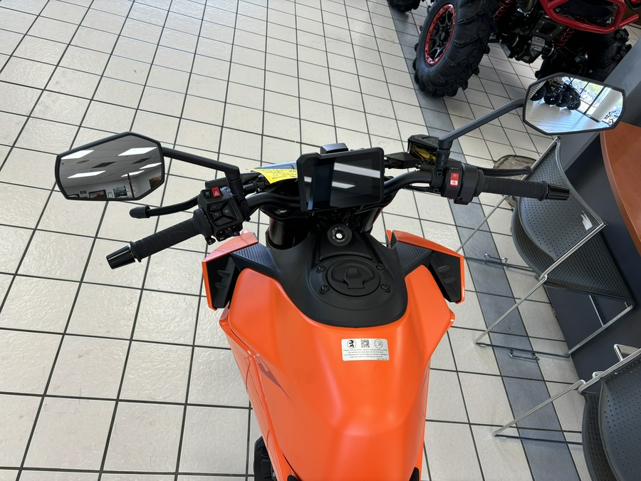 2024 KTM Duke 990