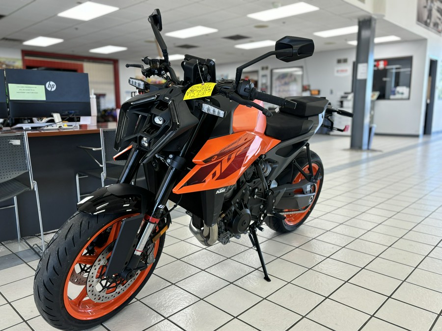 2024 KTM Duke 990