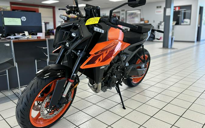 2024 KTM Duke 990