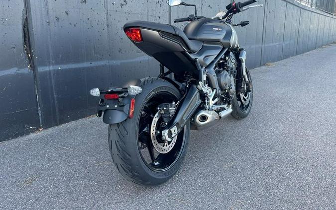 2023 Triumph Trident 660 Matte Jet Black / Matte Silver Ice