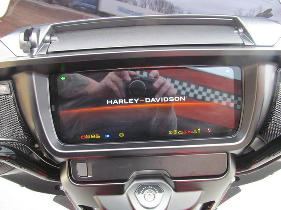 2025 Harley-Davidson FLHX - Street Glide