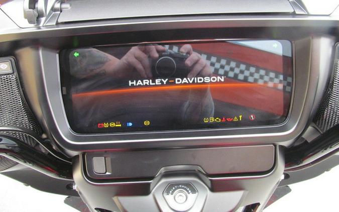 2025 Harley-Davidson FLHX - Street Glide