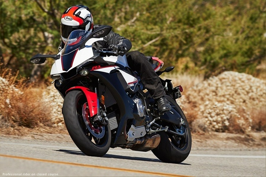 2016 Yamaha Motor Corp., USA YZF-R1S
