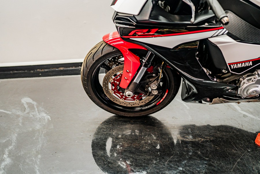 2016 Yamaha Motor Corp., USA YZF-R1S