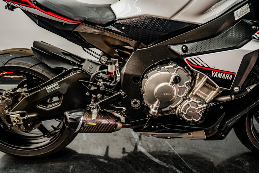 2016 Yamaha Motor Corp., USA YZF-R1S