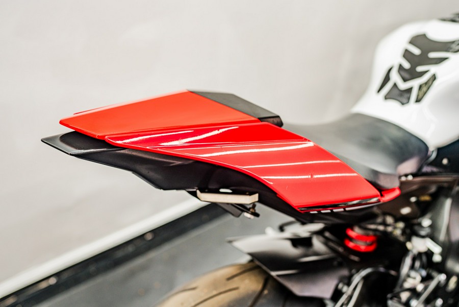 2016 Yamaha Motor Corp., USA YZF-R1S