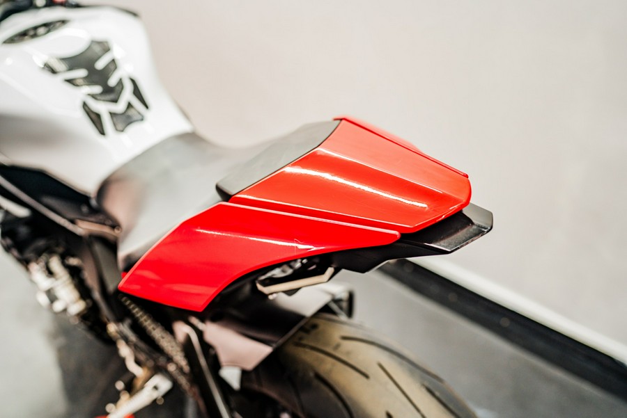 2016 Yamaha Motor Corp., USA YZF-R1S