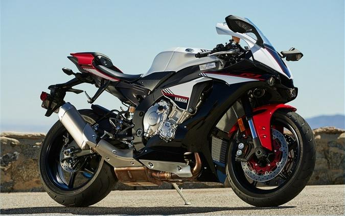 2016 Yamaha Motor Corp., USA YZF-R1S