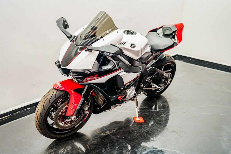 2016 Yamaha Motor Corp., USA YZF-R1S