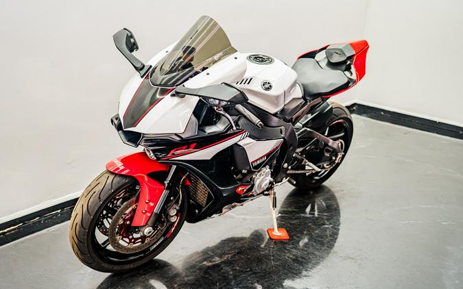 2016 Yamaha Motor Corp., USA YZF-R1S