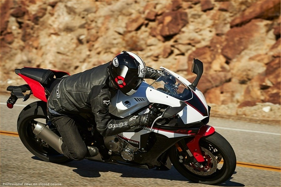 2016 Yamaha Motor Corp., USA YZF-R1S