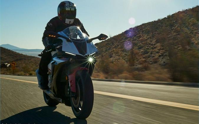 2016 Yamaha Motor Corp., USA YZF-R1S