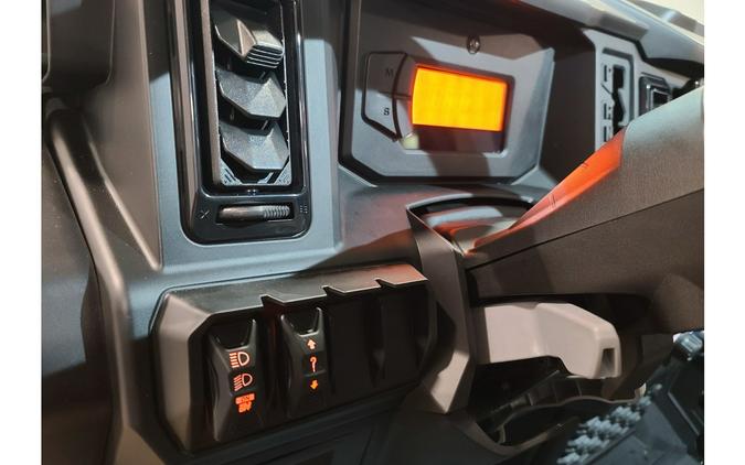 2026 Can-Am Defender MAX Lone Star Cab HD11