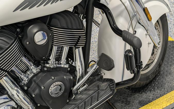 2017 Indian Motorcycle CHIEFTAIN, PEARL WHITE SMOKE, 49ST