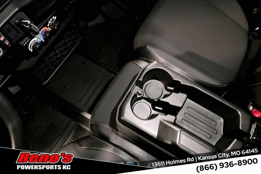 2026 Can-Am Defender Limited CAB HD11