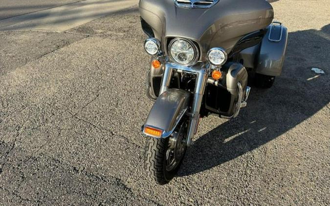 2016 Harley-Davidson® FLHTCUTG - Tri Glide® Ultra