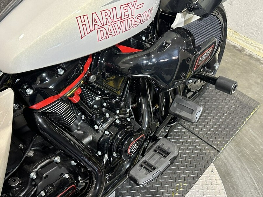 Harley-Davidson CVO™ Road Glide® ST 2024 FLTRXSTSE 84463276 GOLDEN WHT PRL