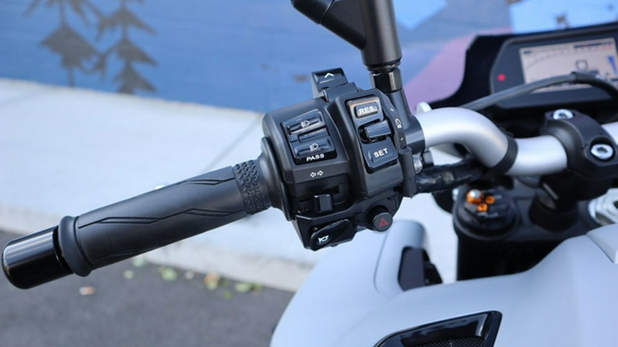 2025 Yamaha MT-10 10