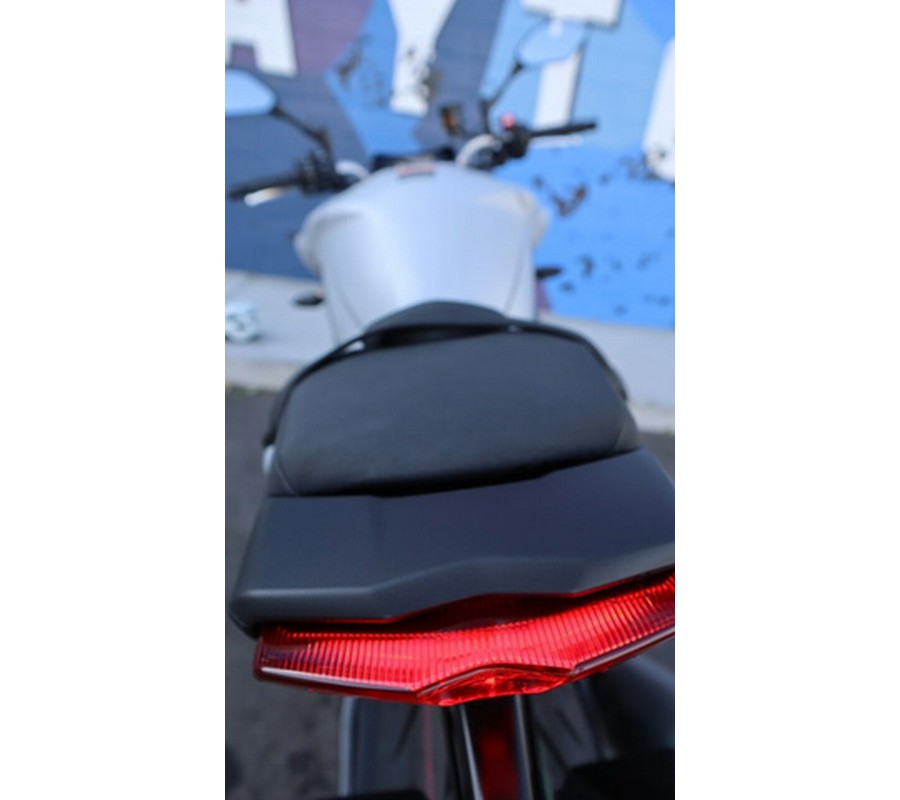 2025 Yamaha MT-10 10