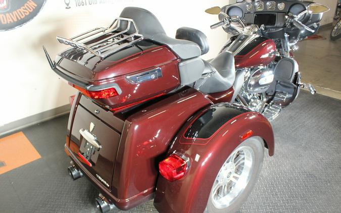 2022 Harley-Davidson® Tri Glide® Ultra FLHTCUTG