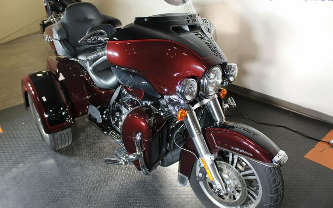 2022 Harley-Davidson® Tri Glide® Ultra FLHTCUTG