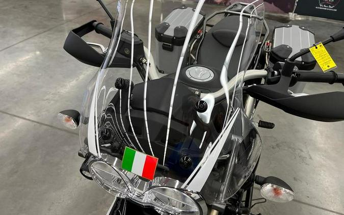 2022 Moto Guzzi V85 TT Guardia d'Onore E5