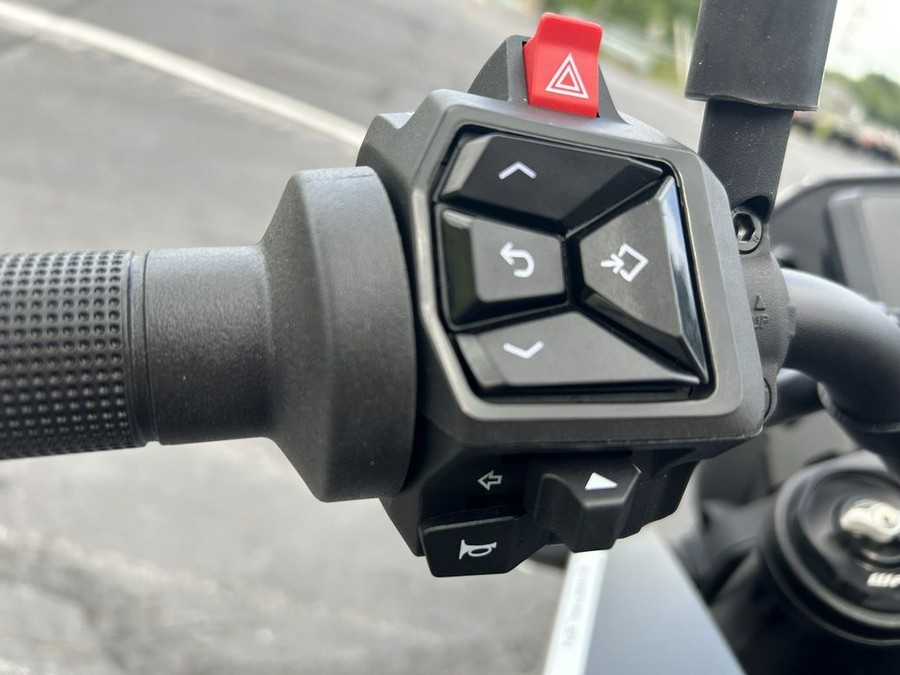 2025 Husqvarna® Svartpilen 801