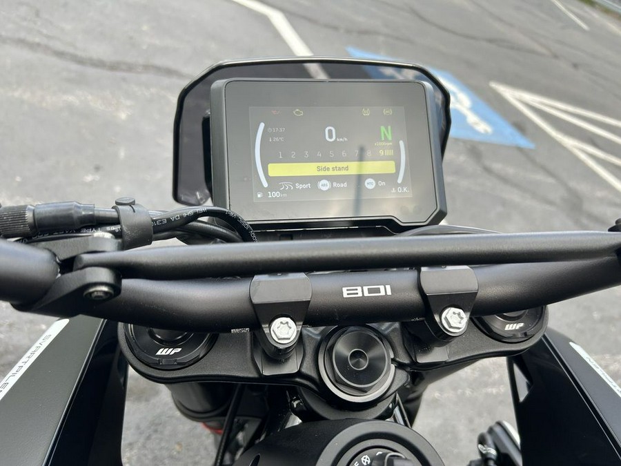 2025 Husqvarna® Svartpilen 801