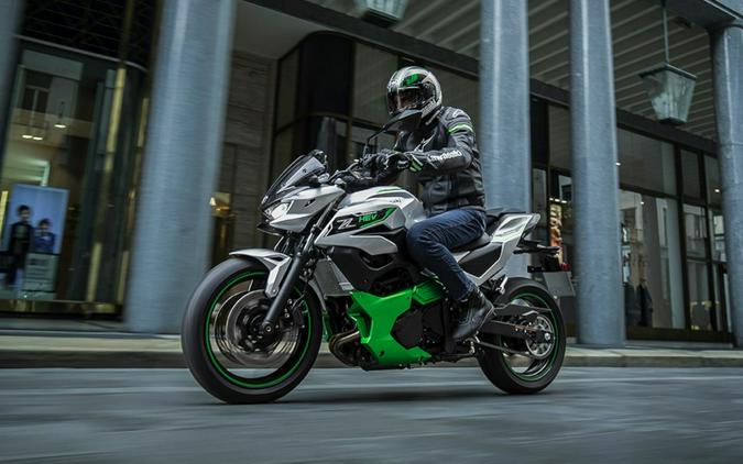 2024 Kawasaki Z7 HYBRID ABS METALLIC BRIGHT SILVER/METALLIC MATTE LIME GREEN/EBONY - 111543