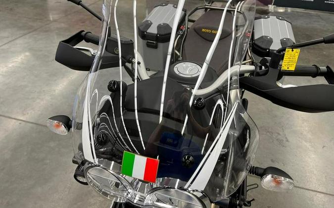 2022 Moto Guzzi V85 TT Guardia d'Onore E5