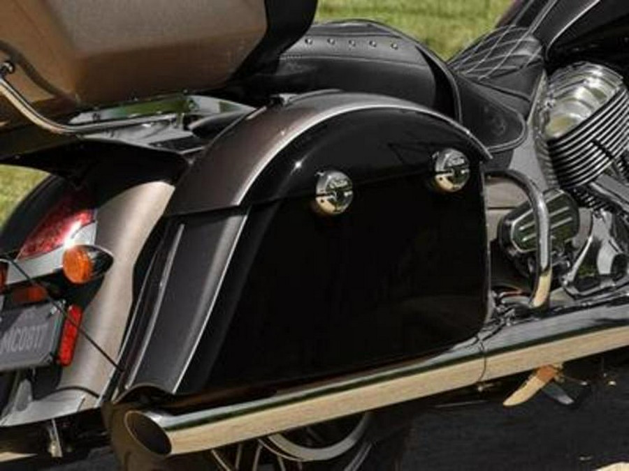 2018 Indian Motorcycle® Roadmaster® ABS Polish.Bronze Over Thund.Black w/Silver Pinst.