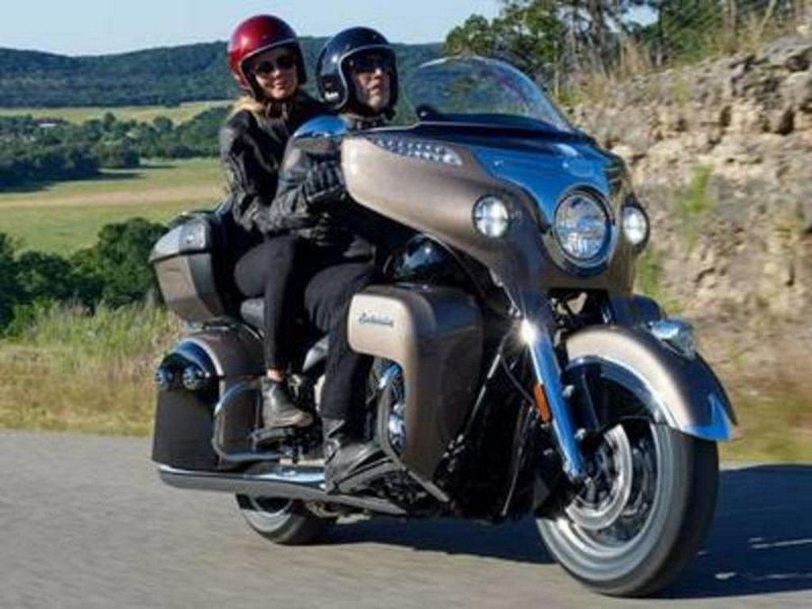 2018 Indian Motorcycle® Roadmaster® ABS Polish.Bronze Over Thund.Black w/Silver Pinst.