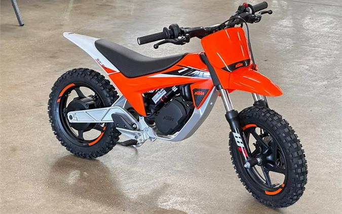 FIRST LOOK! THE ALUMINUM FRAMED 2024 KTM SX-E 2 IS COMING SOON