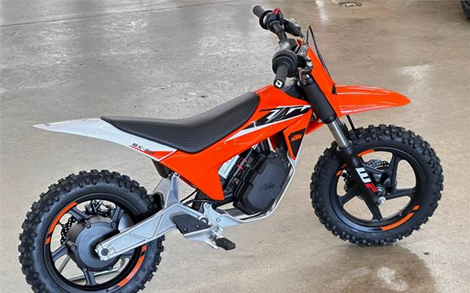 FIRST LOOK! THE ALUMINUM FRAMED 2024 KTM SX-E 2 IS COMING SOON