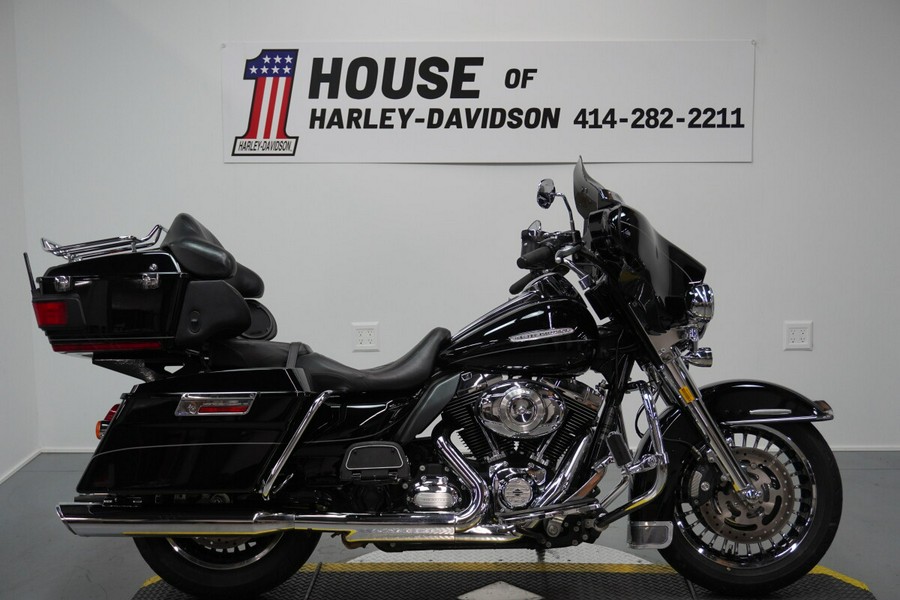 2011 Harley-Davidson® Electra Glide® Ultra Limited Vivid Black