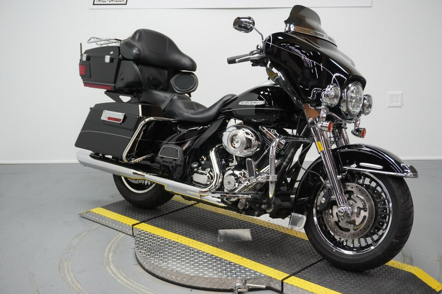 2011 Harley-Davidson® Electra Glide® Ultra Limited Vivid Black