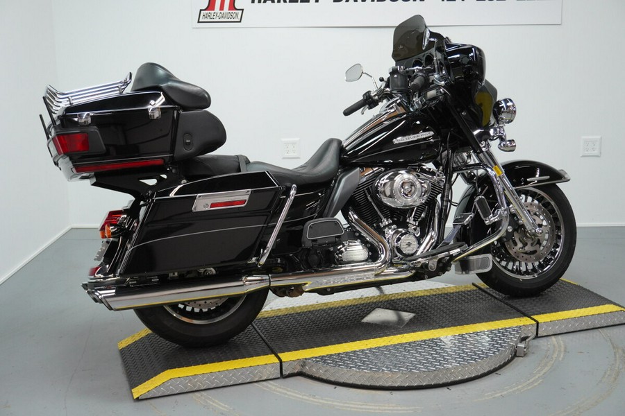2011 Harley-Davidson® Electra Glide® Ultra Limited Vivid Black