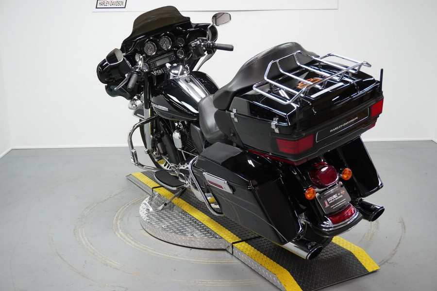 2011 Harley-Davidson® Electra Glide® Ultra Limited Vivid Black