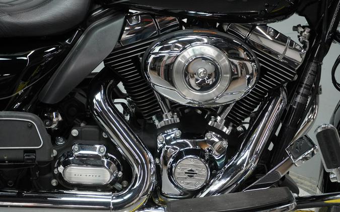 2011 Harley-Davidson® Electra Glide® Ultra Limited Vivid Black