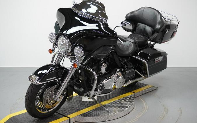 2011 Harley-Davidson® Electra Glide® Ultra Limited Vivid Black