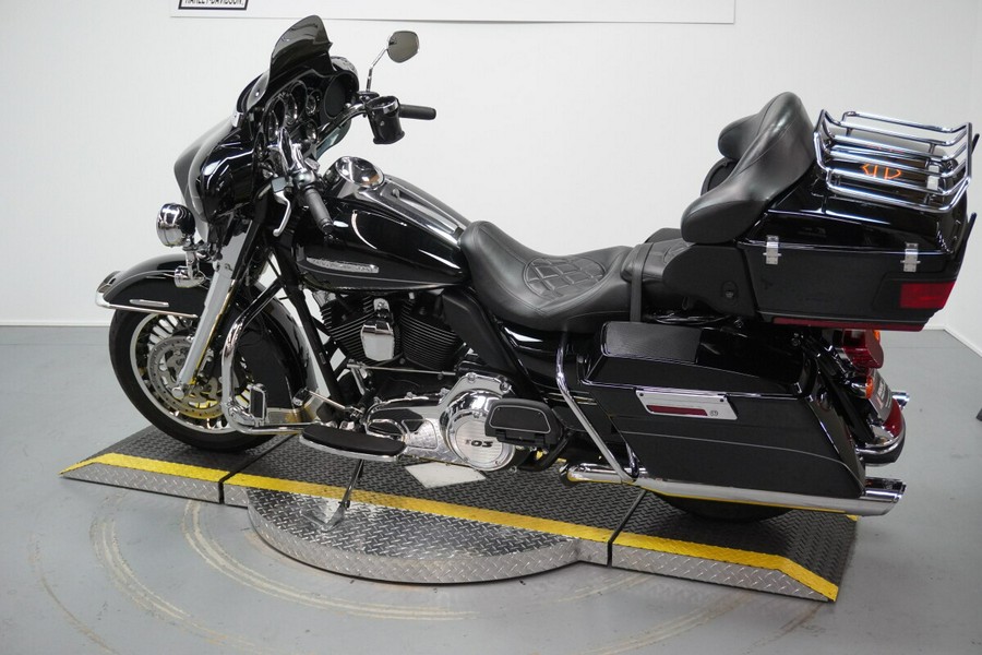 2011 Harley-Davidson® Electra Glide® Ultra Limited Vivid Black