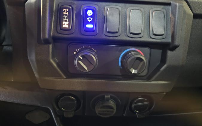 2026 Polaris RANGER 1000 CAB Granite Gray - 111540