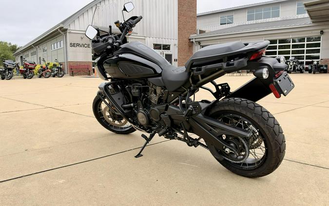 2024 Harley-Davidson Pan America 1250 Special Vivid Black w/Laced Wheels