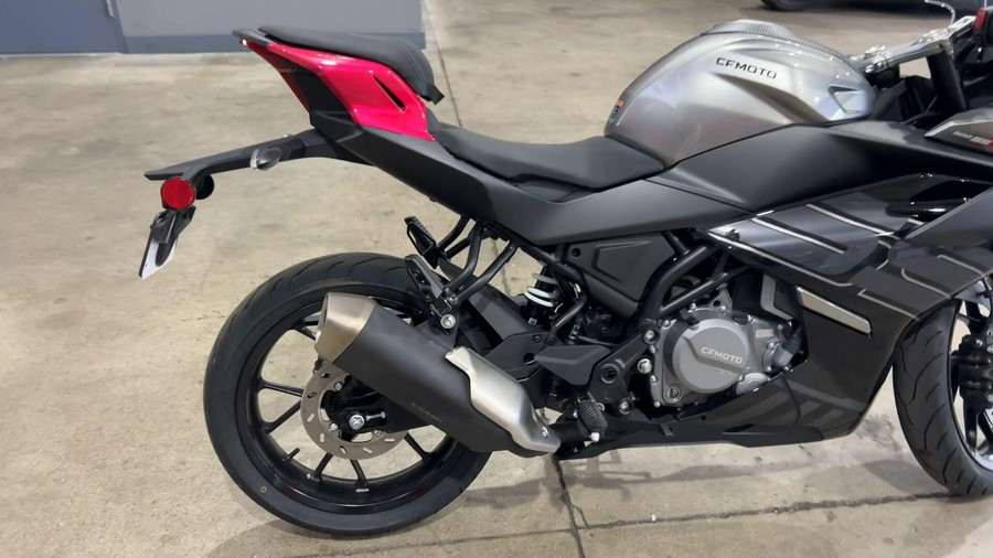 2025 CFMOTO 300SS