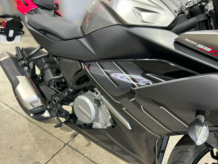 2025 CFMOTO 300SS