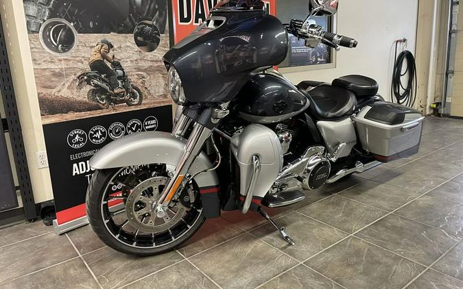 2019 Harley-Davidson® FLHXSE - CVO™ Street Glide®