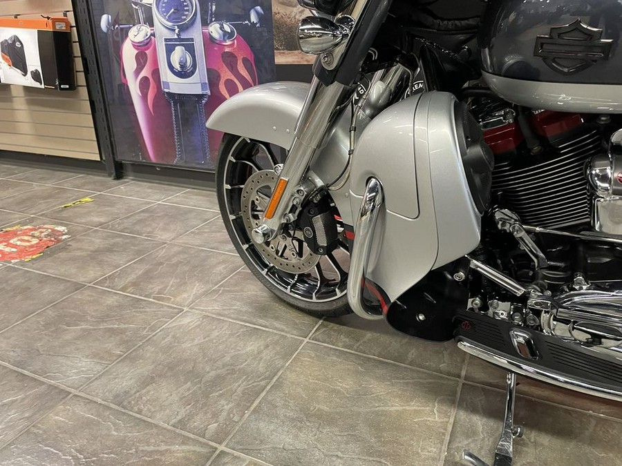 2019 Harley-Davidson® FLHXSE - CVO™ Street Glide®