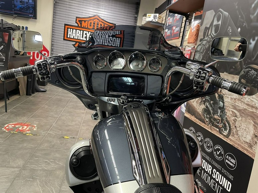 2019 Harley-Davidson® FLHXSE - CVO™ Street Glide®